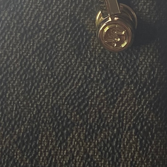 Michael Kors Large Shoulder Bag - Picture 3 of 8